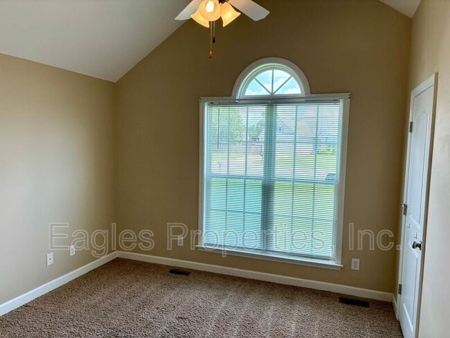 Building Photo - 103 Kestrel Ct