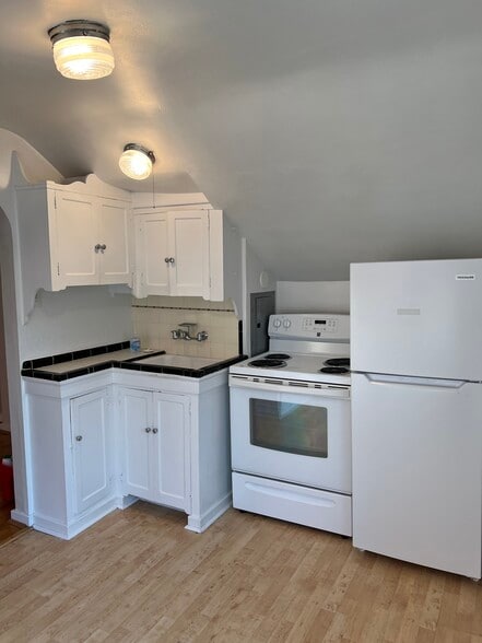 Kitchen - 123 C St