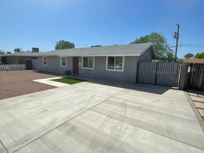 Primary Photo - Fully Remodeled Tempe