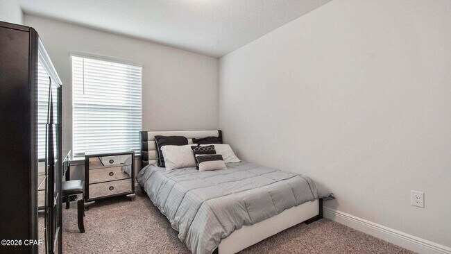 Building Photo - 7672 Shadow Lake Dr