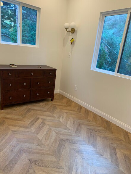 Building Photo - 220 Hiawatha Ave