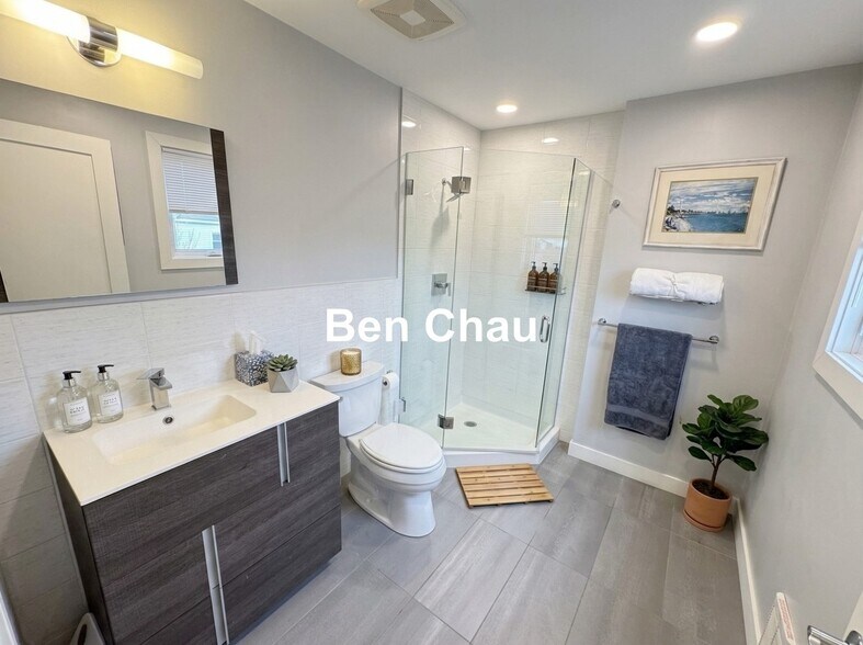 Building Photo - 44 Medford St