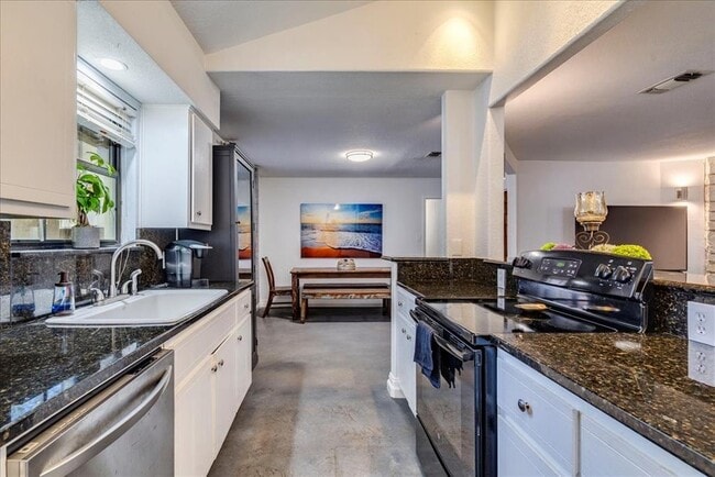 Building Photo - 8518 Fathom Cir