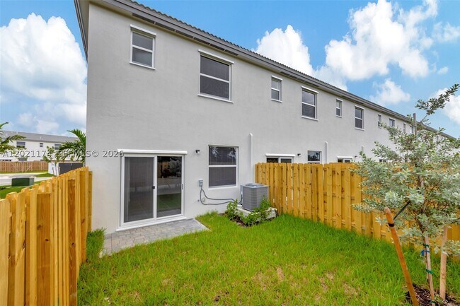 Building Photo - 29264 SW 163rd Ct