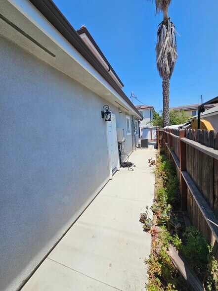 Building Photo - 3832 Temple City Blvd