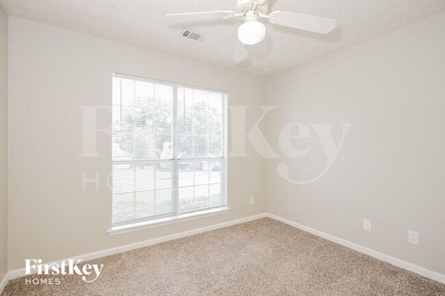 Building Photo - 6165 Pembroke Dr