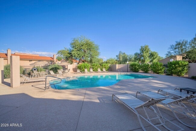 Building Photo - 322 E Bluebell Ln