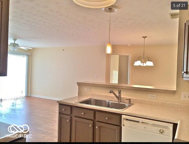 Building Photo - 239 Legends Creek Way