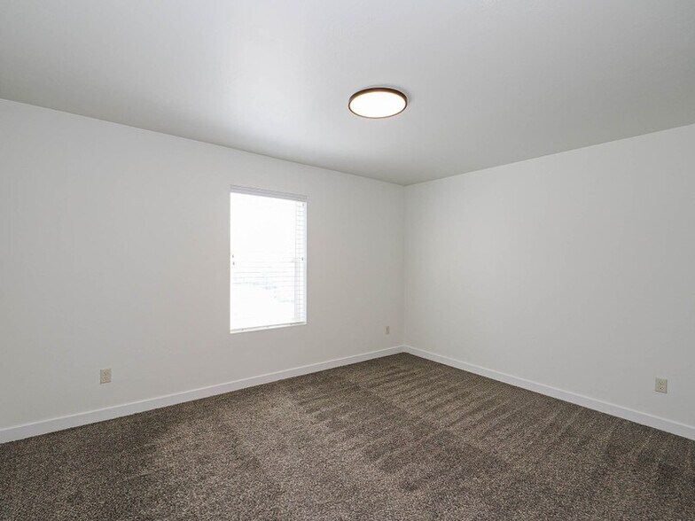 Building Photo - 14436 S Ferndale Way