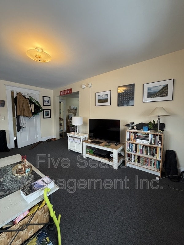 Building Photo - 10 Lafayette Pl