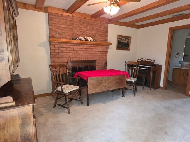 Building Photo - 3br 2.5ba End Unit Townhouse in Timber Ridge Subdivision