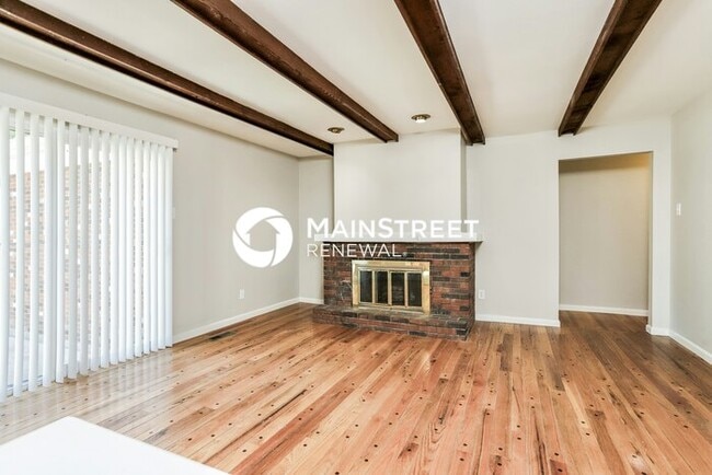 Building Photo - 3 Bedroom Pet-Friendly Home in FLORISSANT, MO with Main Street Renewal