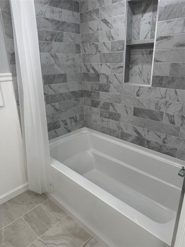 Building Photo - 8064 Albany Post Rd