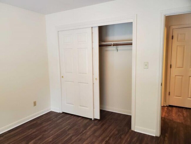 Building Photo - 3 bedroom in San Francisco CA 94117