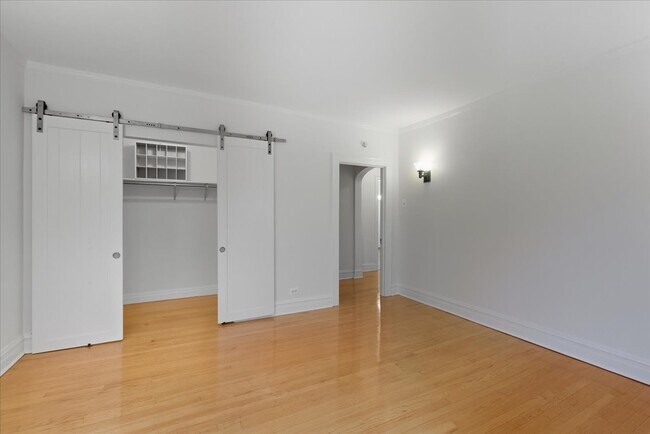 Building Photo - 1507 Dobson St