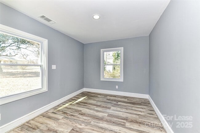 Building Photo - 4924 Jane Ave