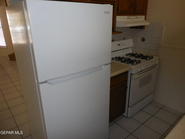 Building Photo - 11392 Lake Erie Dr