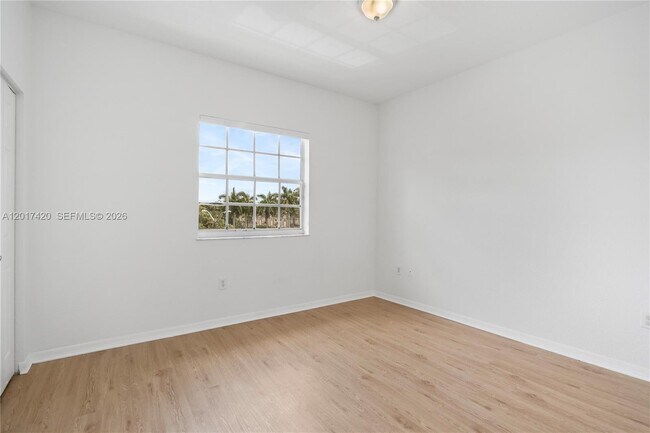Building Photo - 5610 NW 114th Pl