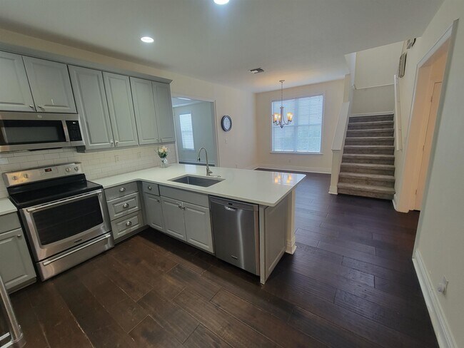 Building Photo - 3773 Overlook Dr