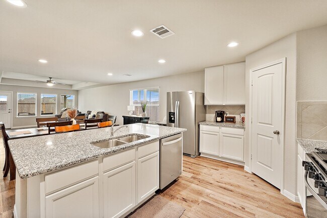 Building Photo - 3242 Alberelli Dr