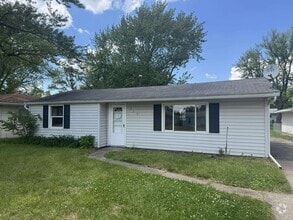Building Photo - Check out this 2-Bedroom Beautiful House!