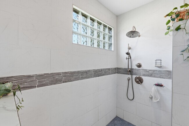 Building Photo - 3023 Honey Clover Ct