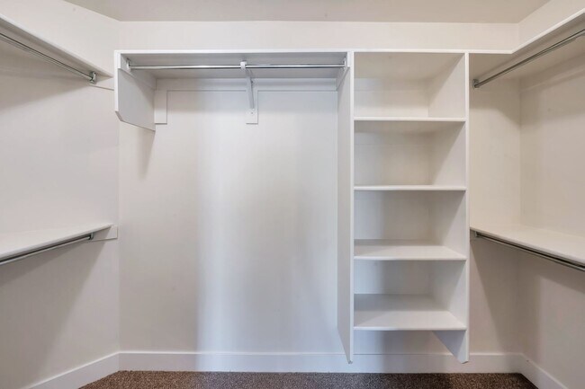 Building Photo - Modern Row End Townhome w 2 car attached g...