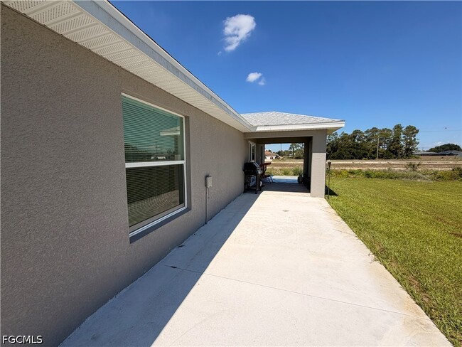 Building Photo - 4702 Loraine Ave S