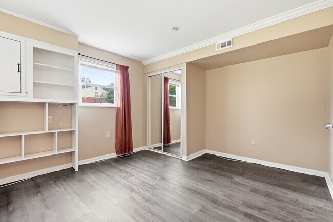 Building Photo - 7112 21st Ave