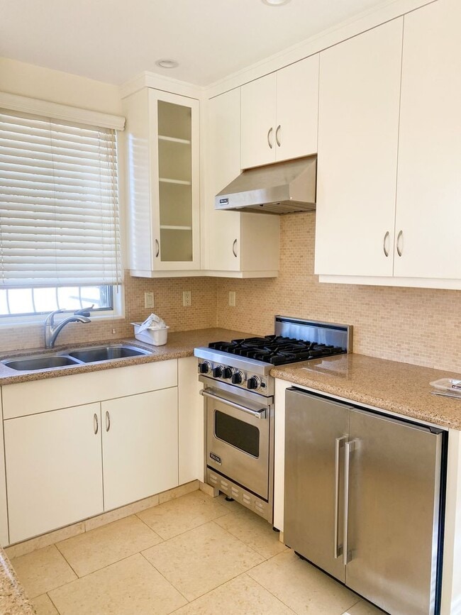 Building Photo - Beautiful 1 BD / 1 BA Granny Unit in Count...
