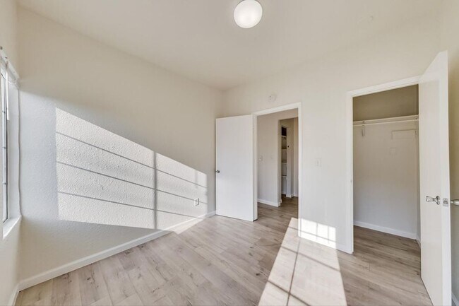 Building Photo - 1707 36th Ave