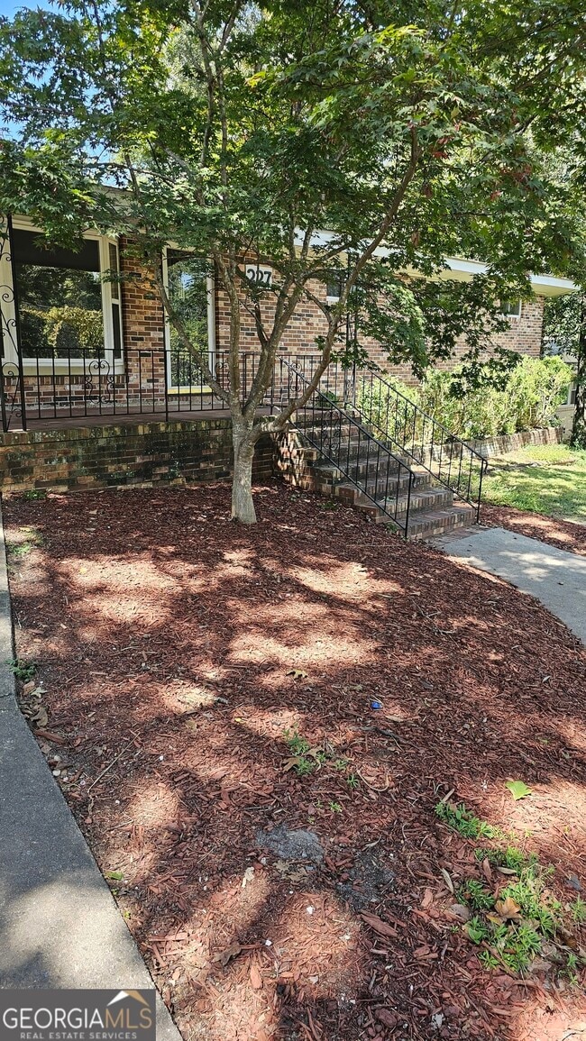 Building Photo - 227 Ashby Way