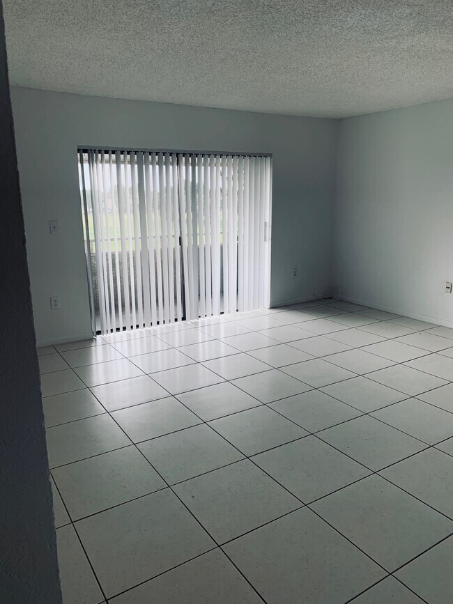 Building Photo - 17500 NW 68th Ave