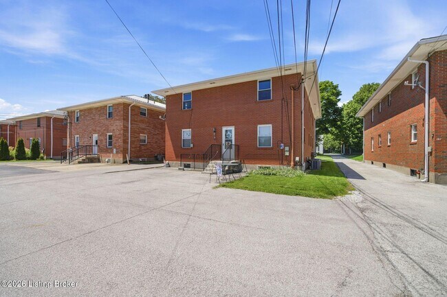 Building Photo - 119 McArthur Dr