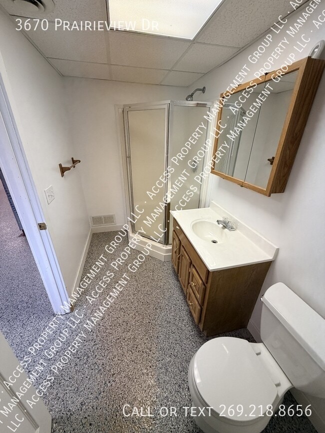 Building Photo - 3670 Prairieview Dr