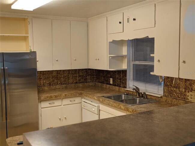 Building Photo - 1310 W Woodlawn Ave