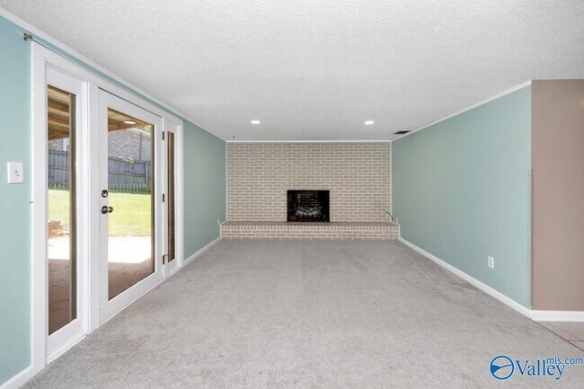 Building Photo - 8002 Greenwillow Ct SE