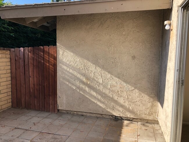 Building Photo - 183 Southampton Way