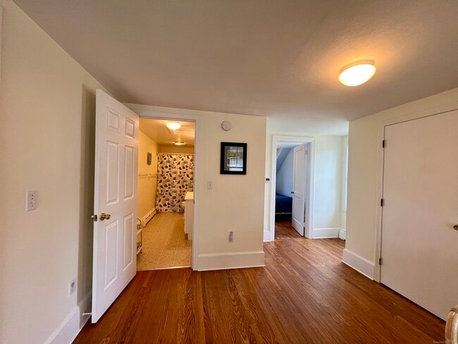 Building Photo - 12 Elm Ave