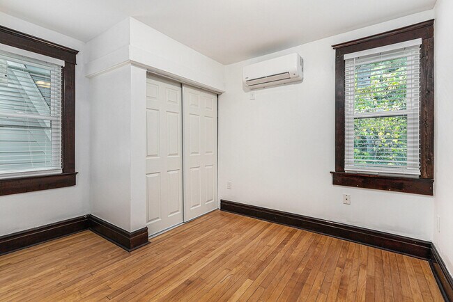 Building Photo - 1208 Olivia Ave