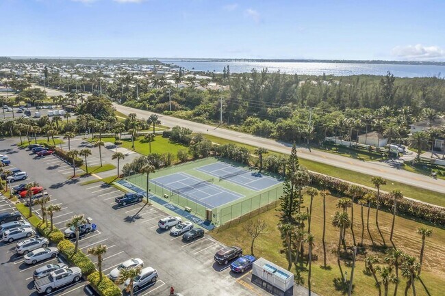 Building Photo - 10152 S Ocean Dr