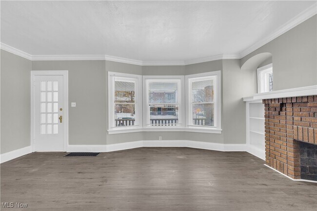 Building Photo - 3219 W 116th St