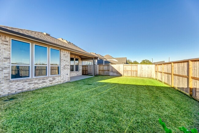 Building Photo - 26319 Camden Cyn Ave