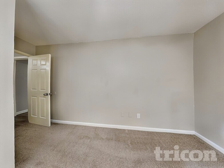 Building Photo - 1438 Peach Spring Dr