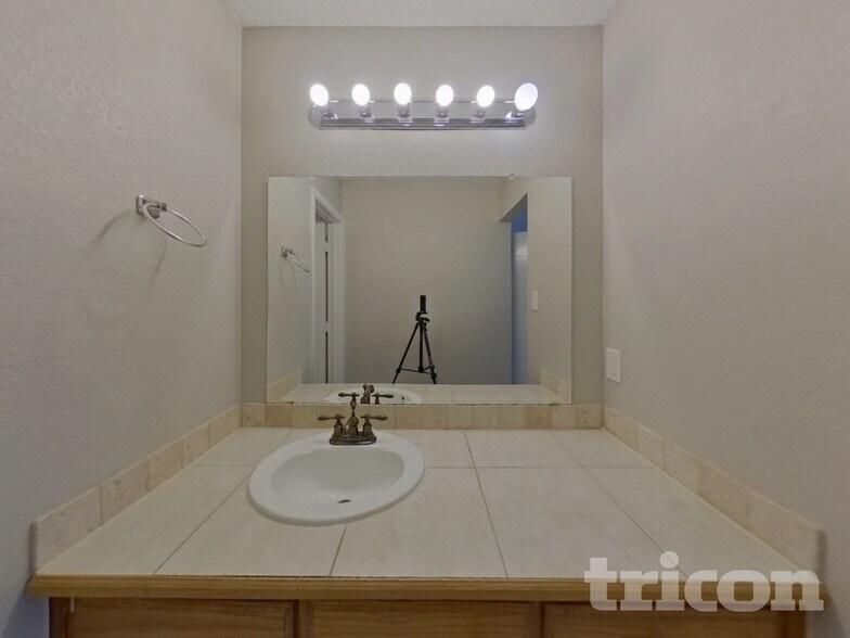 Building Photo - 8033 Berrybrook Dr