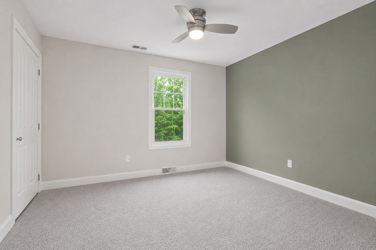 Building Photo - 1573 Helmsdale Dr