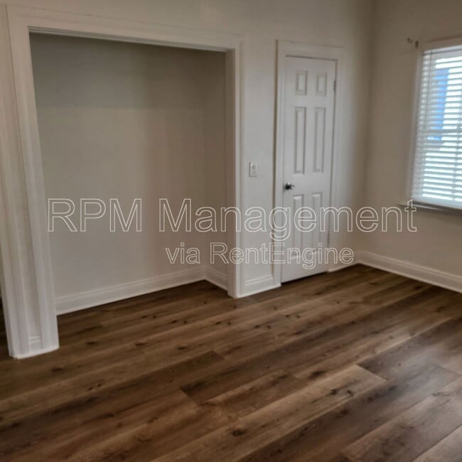Building Photo - 831 1/3 N. Formosa Ave.