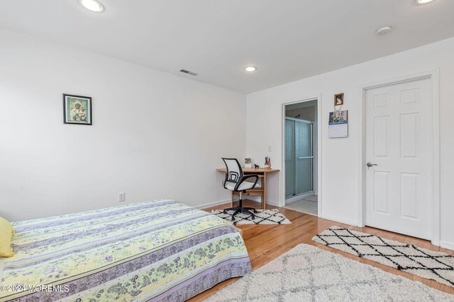 Building Photo - 205 Conover Pl