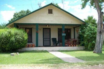Building Photo - **Charming 2 Bedroom Home in Tempe – Avail...
