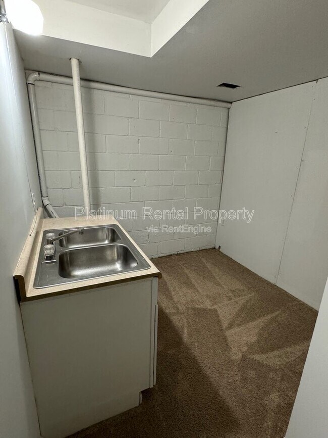 Building Photo - 2990 Summit Ridge